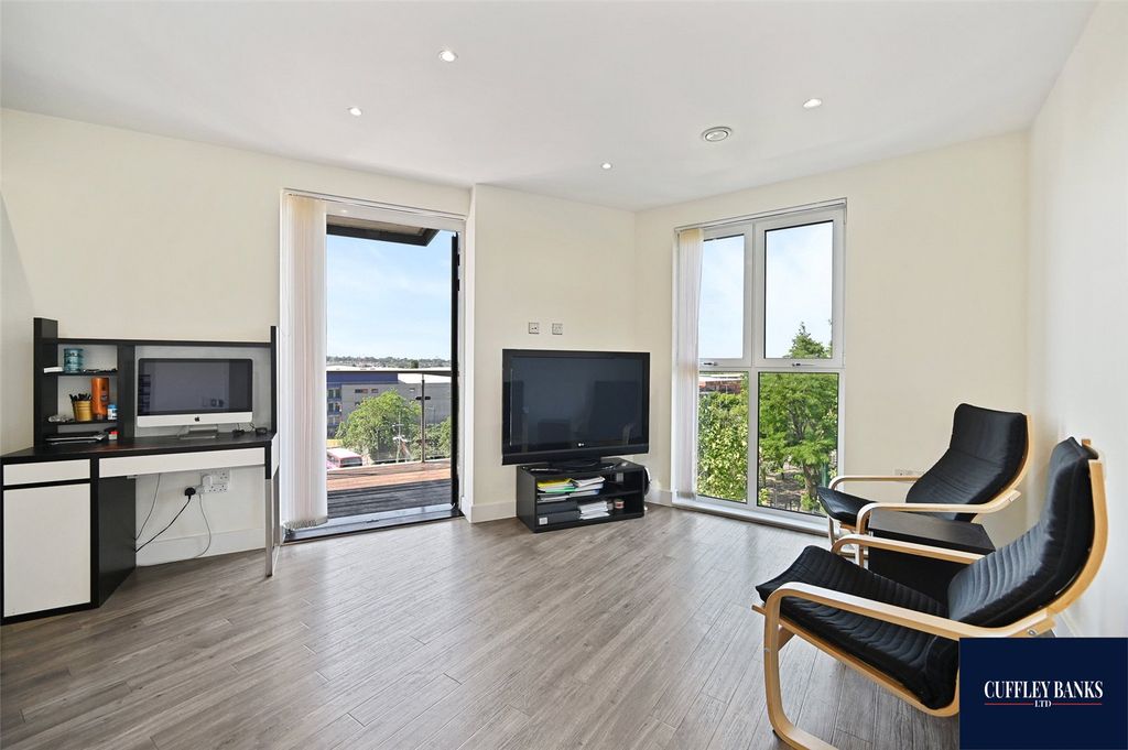 Property photo 1 of 10 Picture No. 01