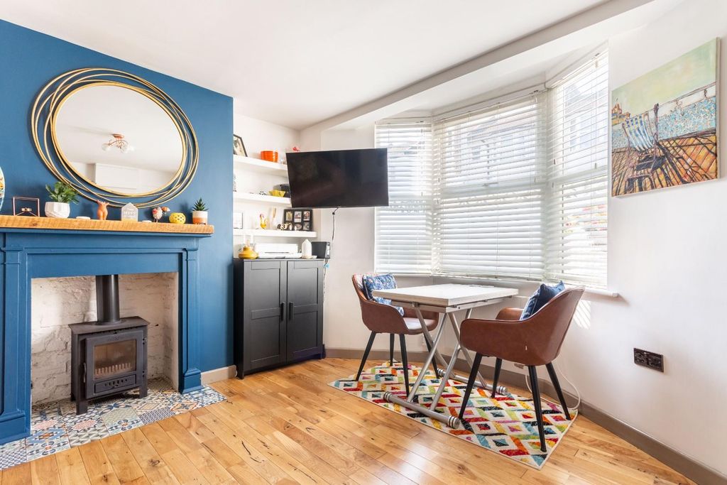 Property photo 3 of 14 Livingstone Road-11.Jpg