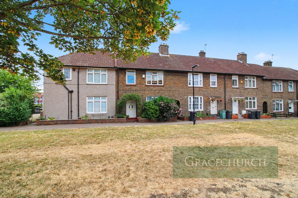 Property photo 1 of 18 4 Bedroom Terraced For Sale