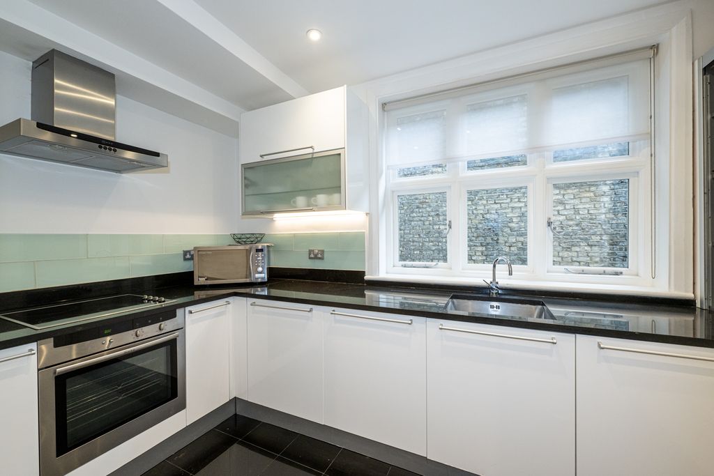 Property photo 3 of 12