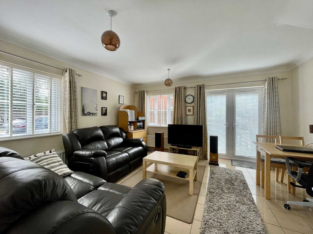 Property photo 2 of 18 Photo