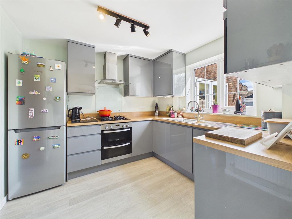 Property photo 2 of 16