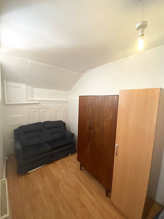 Property photo 3 of 4