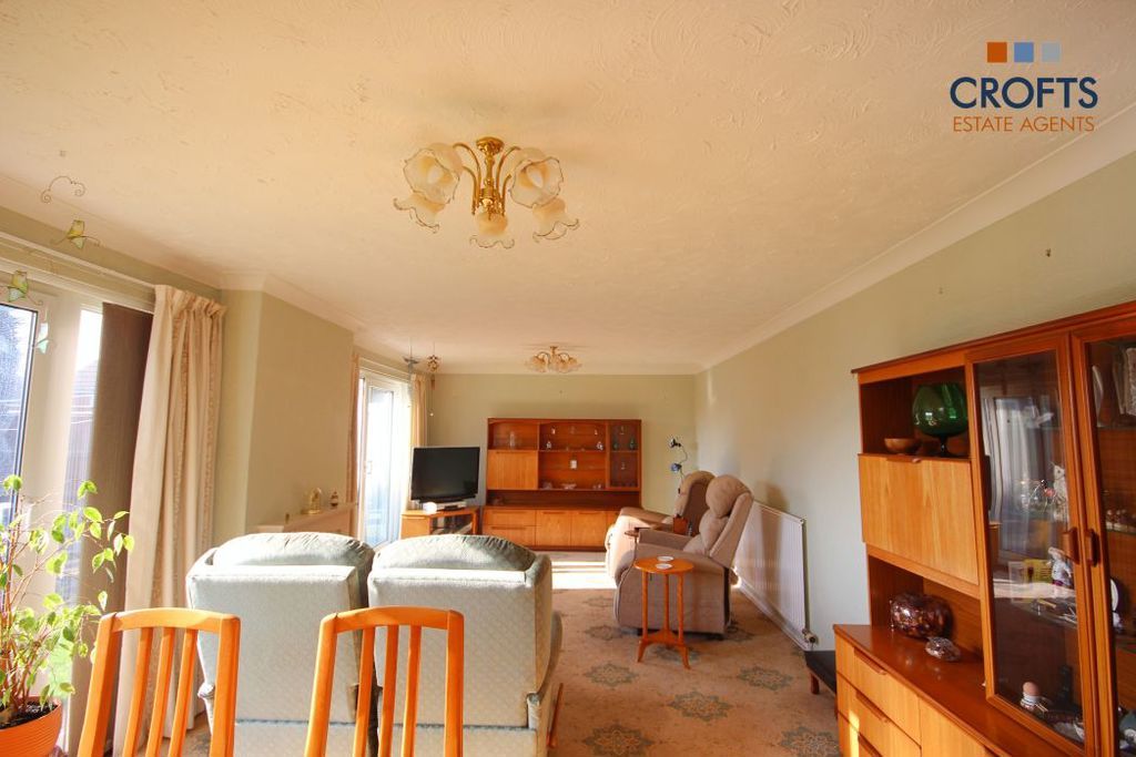 Property photo 2 of 14 Lounge