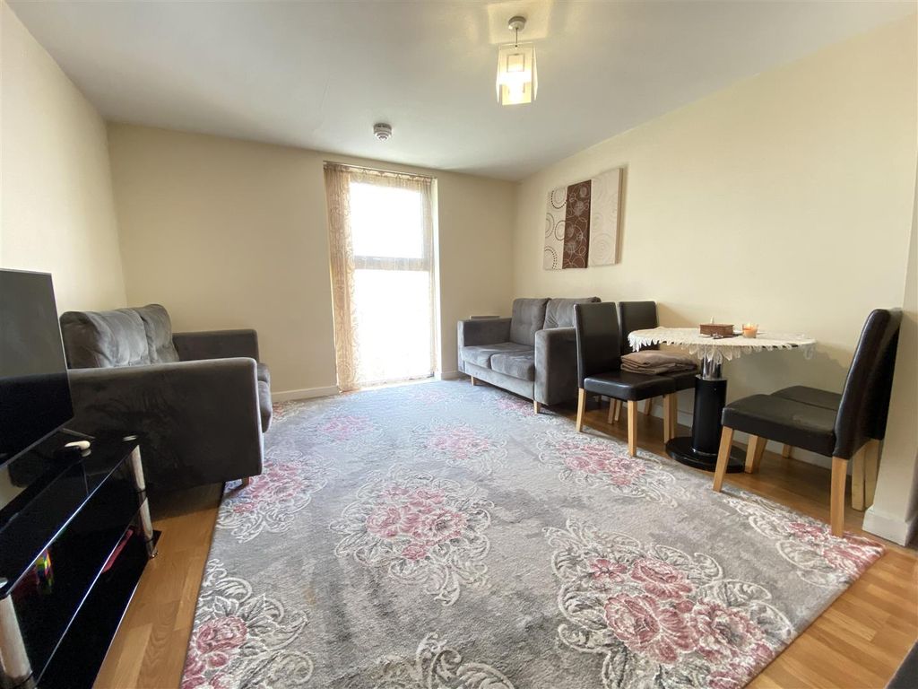 Property photo 2 of 11