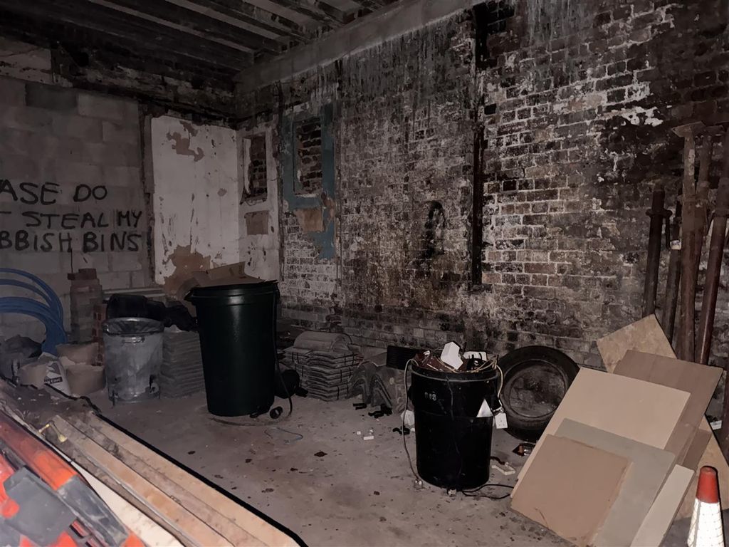 Property photo 2 of 3