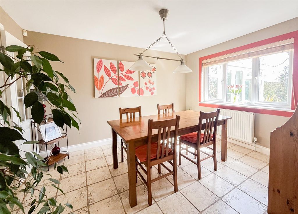 Additional image 4 of 5 bed detached house for saleThorntree Close, Heathfield TN21