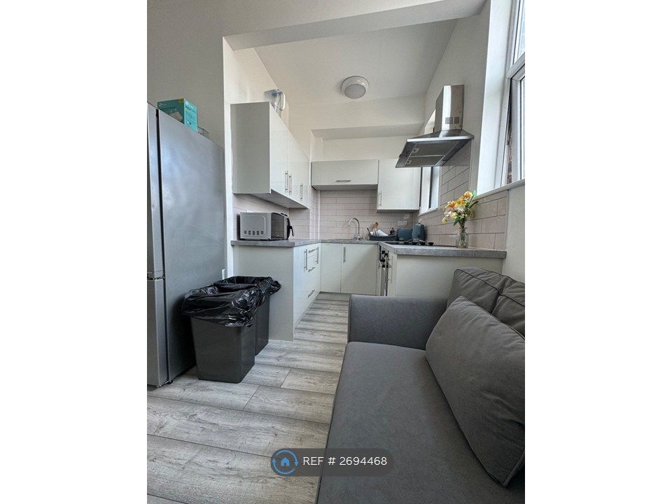 Property photo 1 of 24 Kitchen/ Lounge