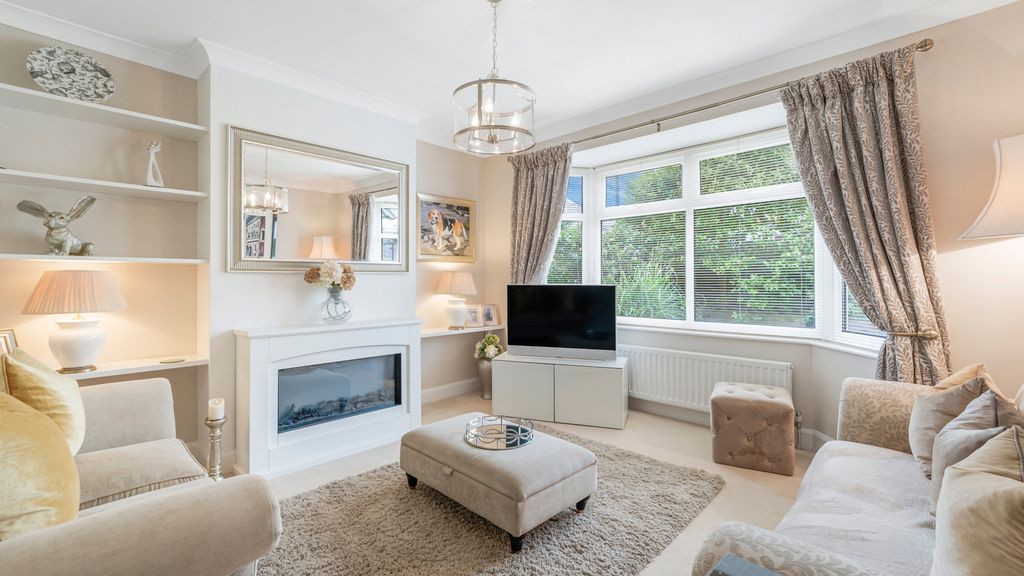 Property photo 2 of 21