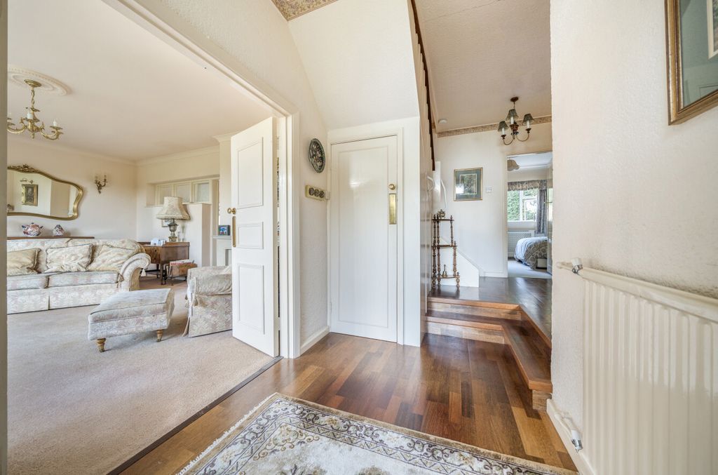 Property photo 3 of 26 1342232-12-68Add5...