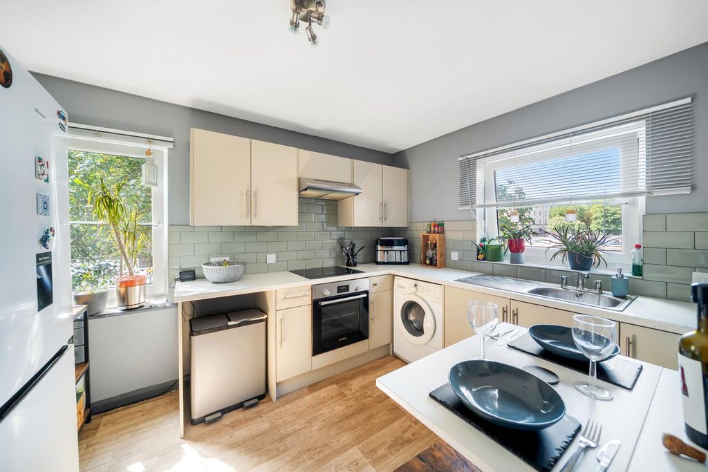 Property photo 3 of 17 Kitchen