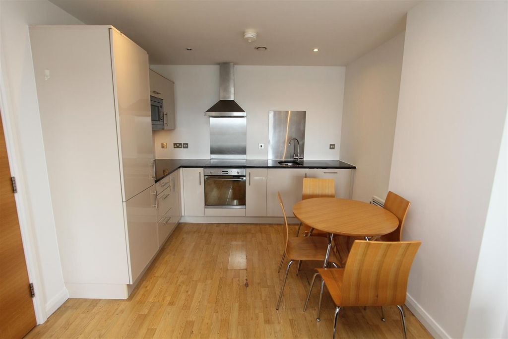 Property photo 2 of 9 Kitchen.Jpg