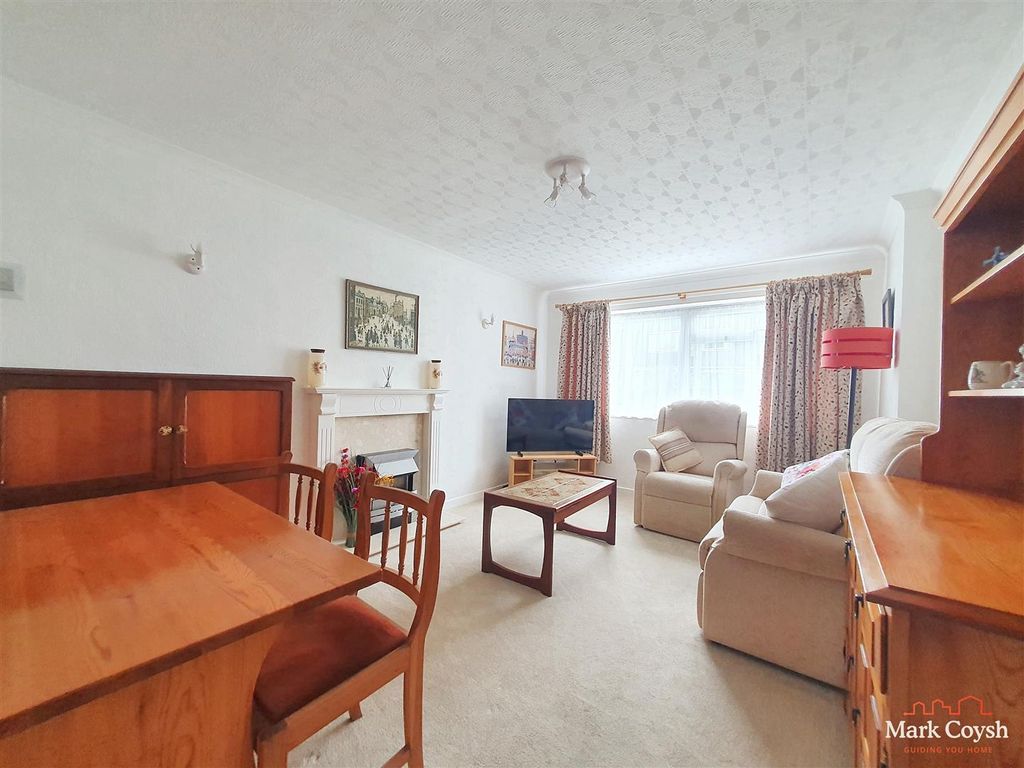 Property photo 2 of 14 L.Jpg