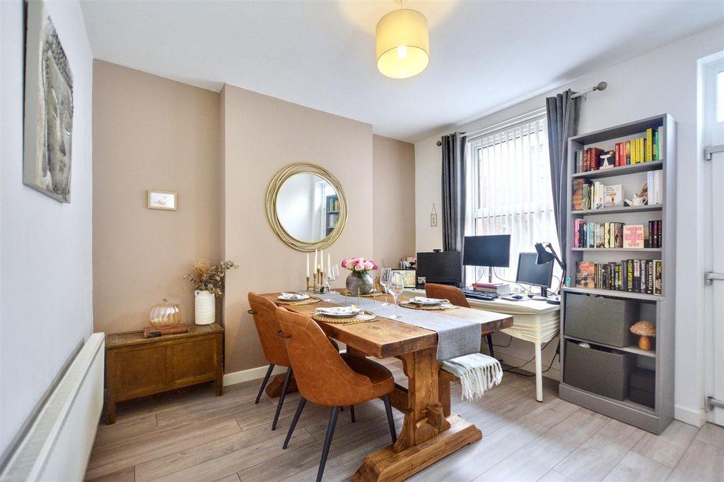 Property photo 3 of 19 Dining/Sitting Room