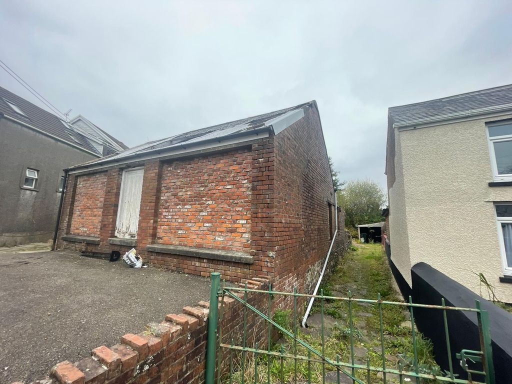 Property photo 3 of 24