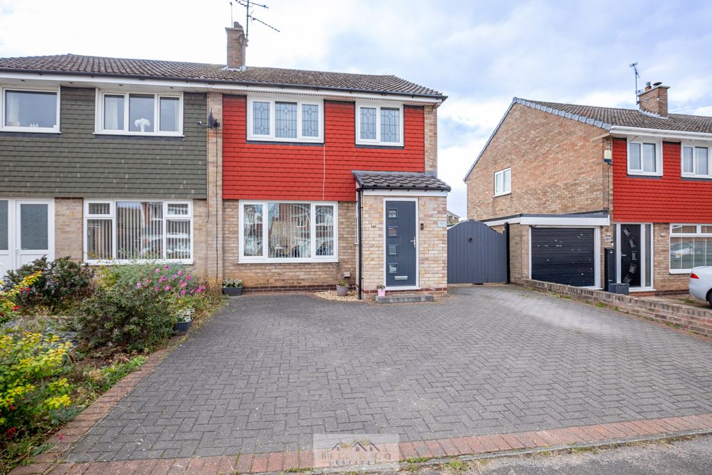 Property photo 1 of 28 Front Of House 1.1