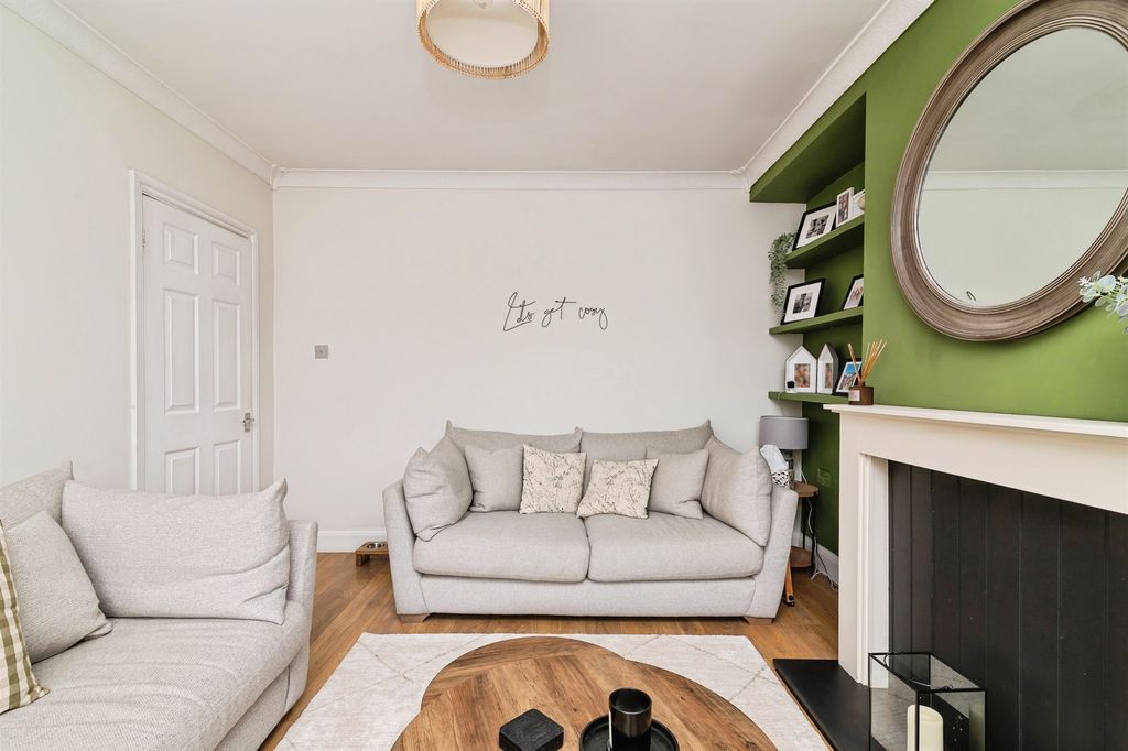 Property photo 3 of 17