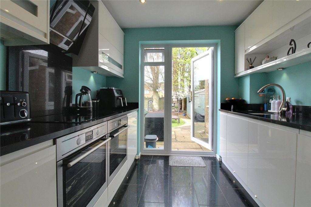 Property photo 2 of 18 Picture No. 47