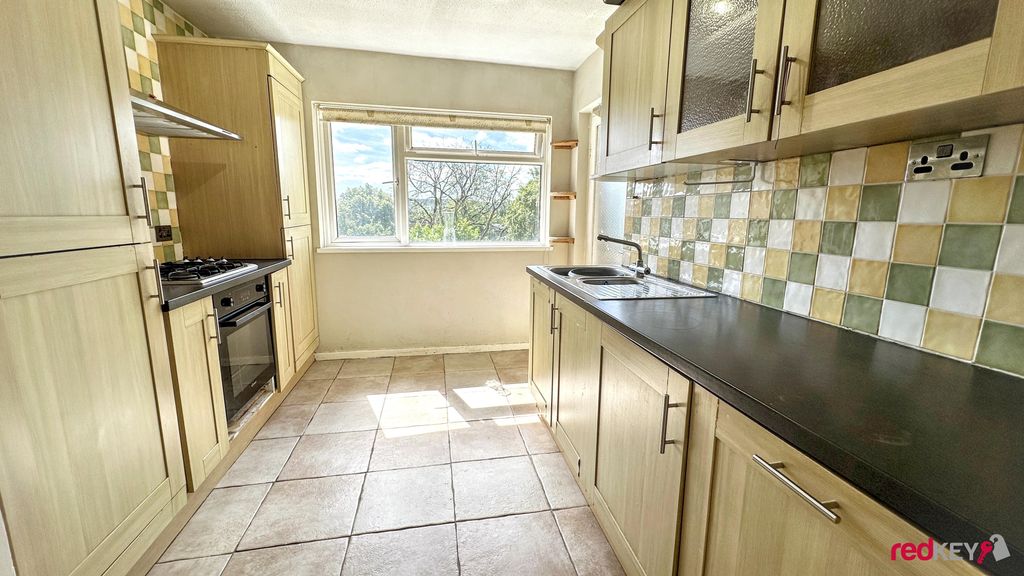 Property photo 3 of 9 Kitchen