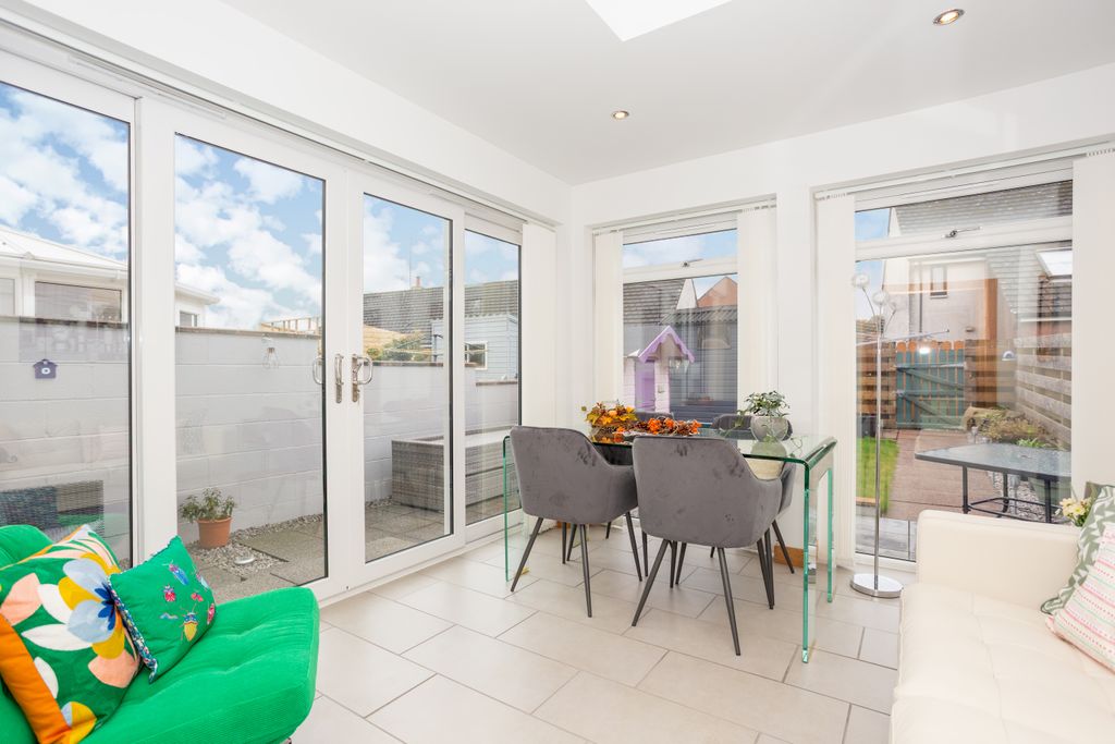 Property photo 3 of 29 Conservatory