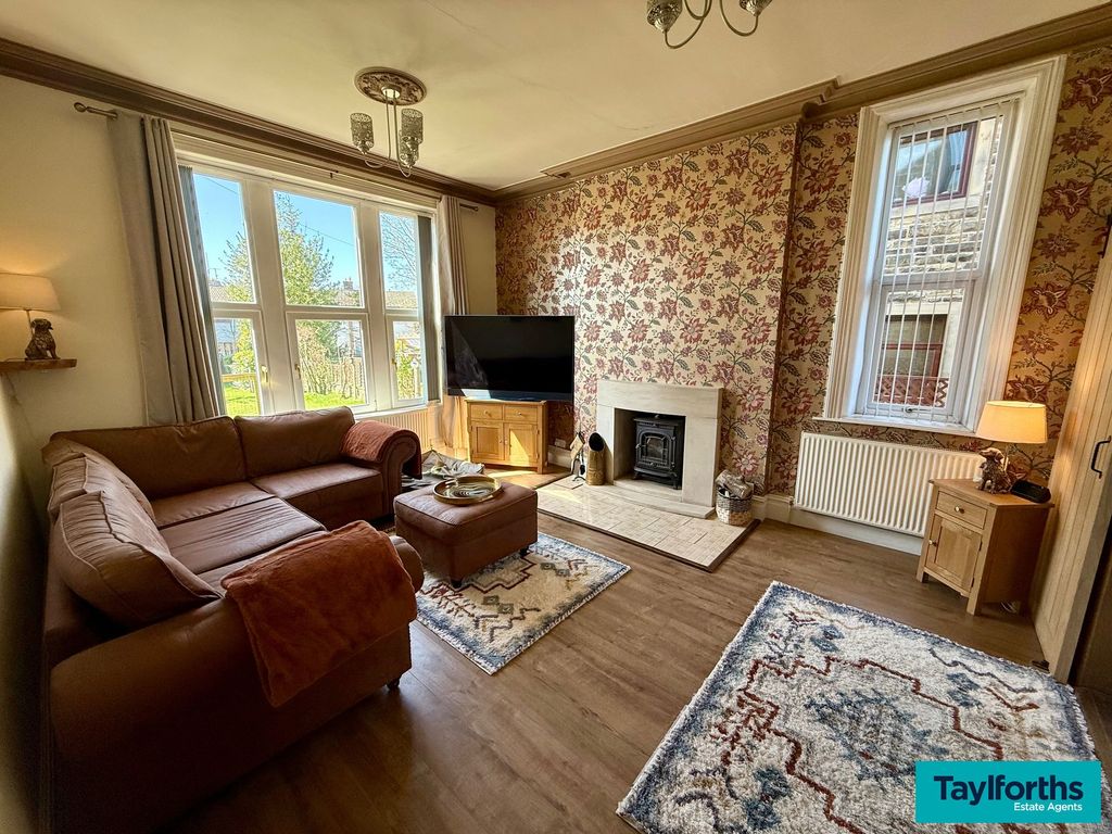 Property photo 2 of 36