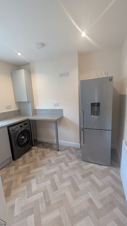 Property photo 3 of 6 Kitchen