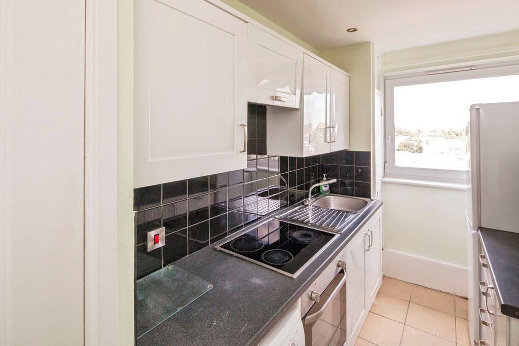 Property photo 2 of 17 Photo