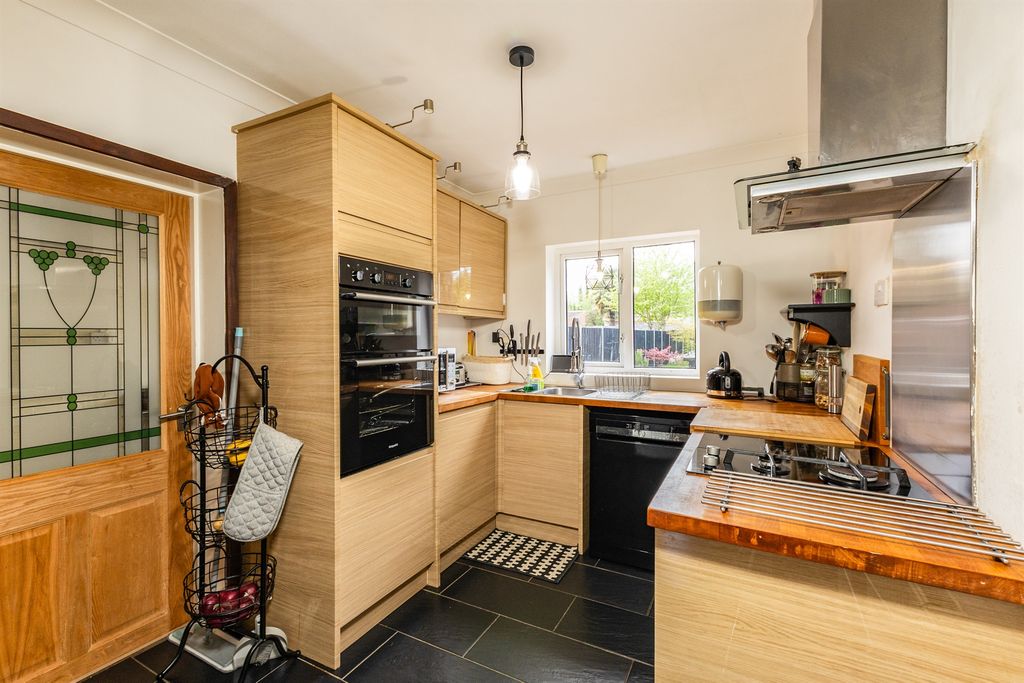 Property photo 2 of 24