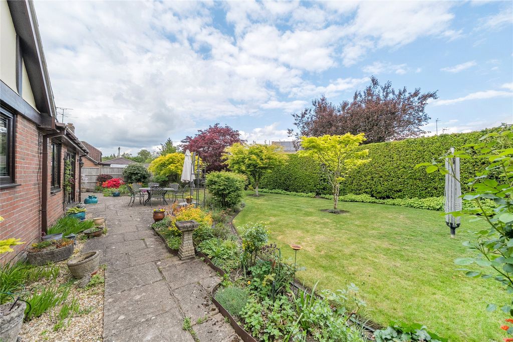 Additional image 16 of 3 bed bungalow for saleLiphook, Hampshire GU30