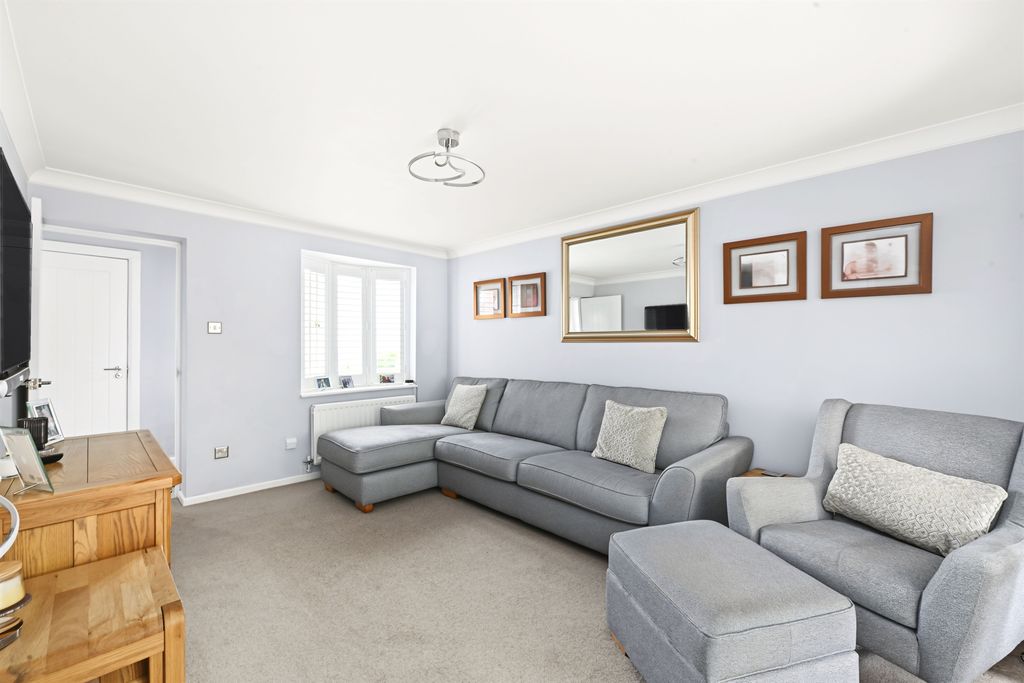 Property photo 2 of 21