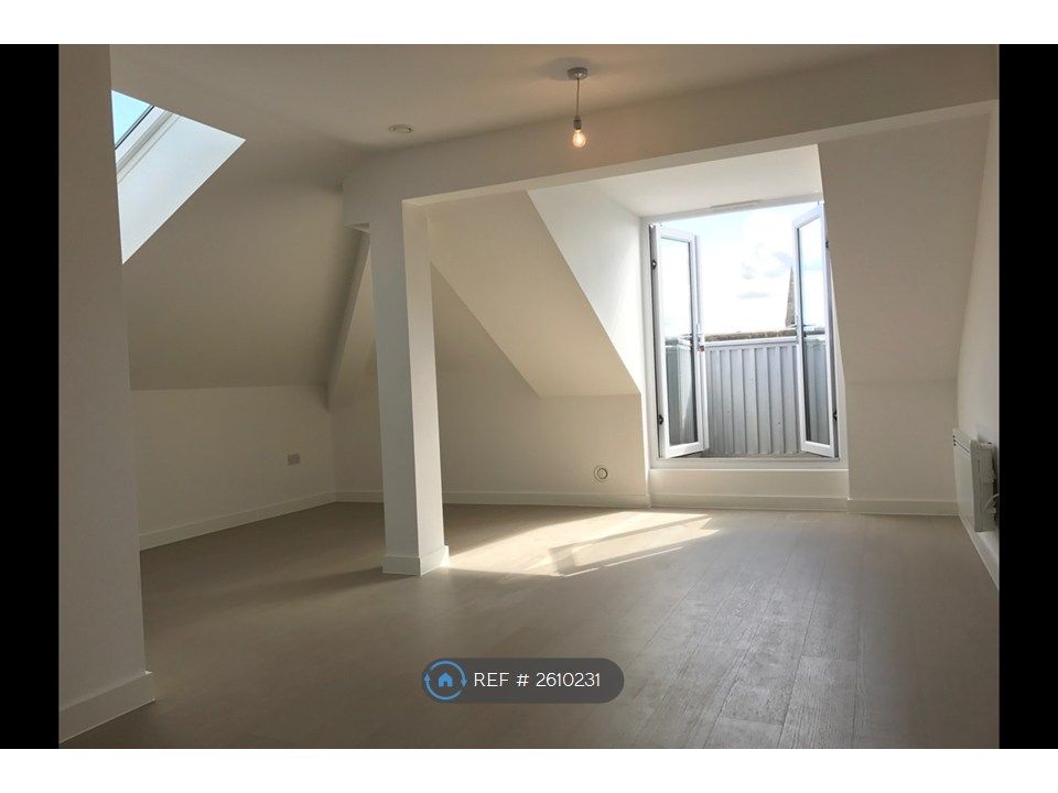 Property photo 2 of 9 Living/Dining