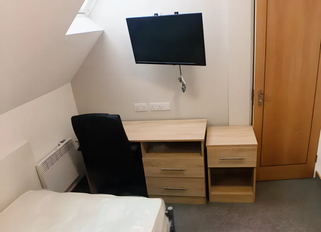 Property photo 2 of 50