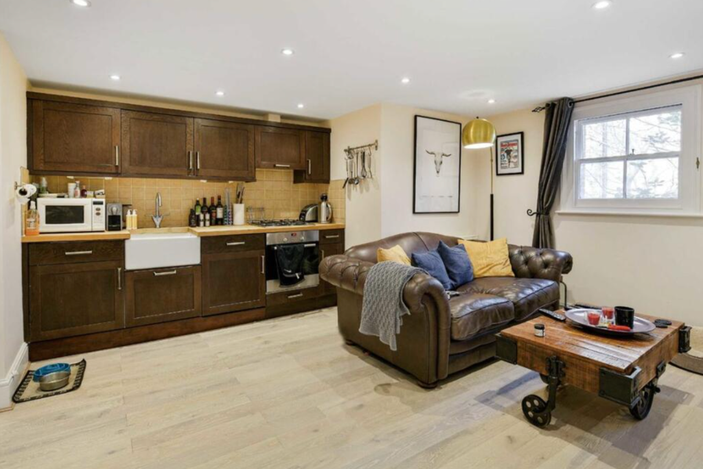 Property photo 3 of 7 Renfrew Road - Kitchen