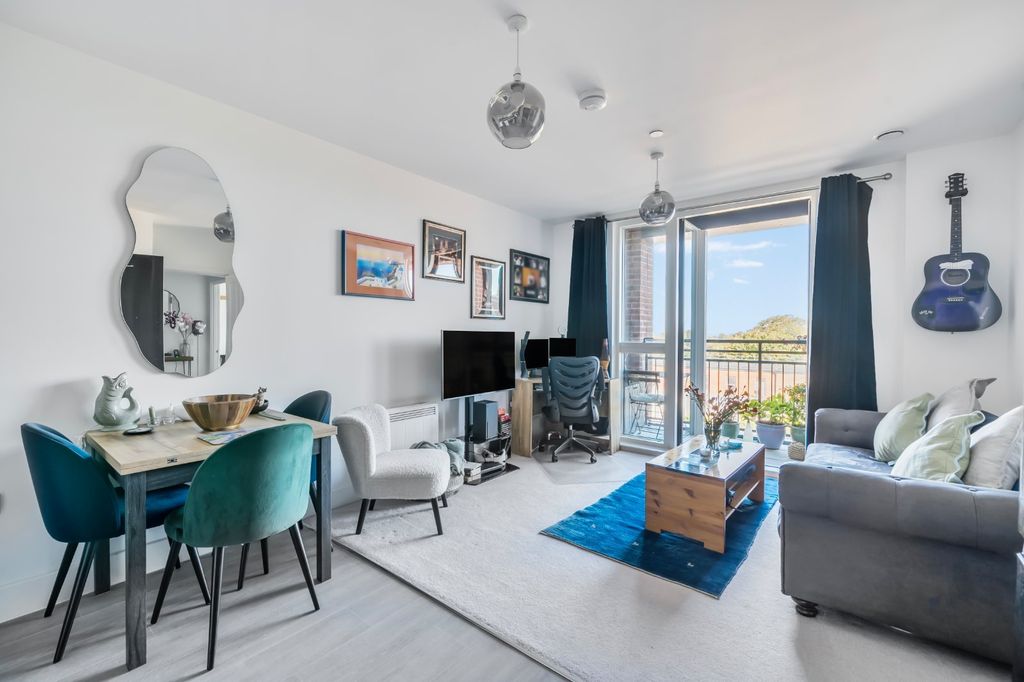 Property photo 2 of 11 Picture No. 12