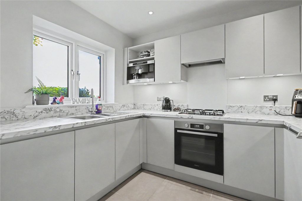 Property photo 2 of 15 Kitchen