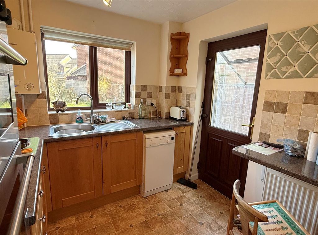 Property photo 3 of 19 Kitch 2.Jpg