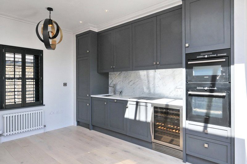 Property photo 2 of 10 Neal Street