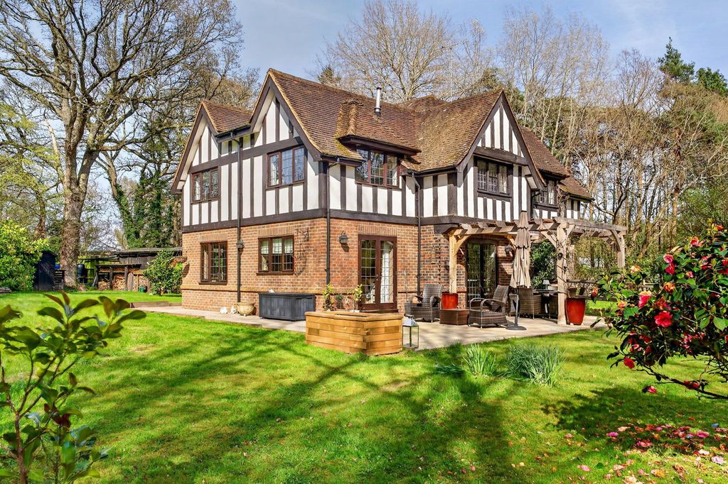 Property photo 2 of 33