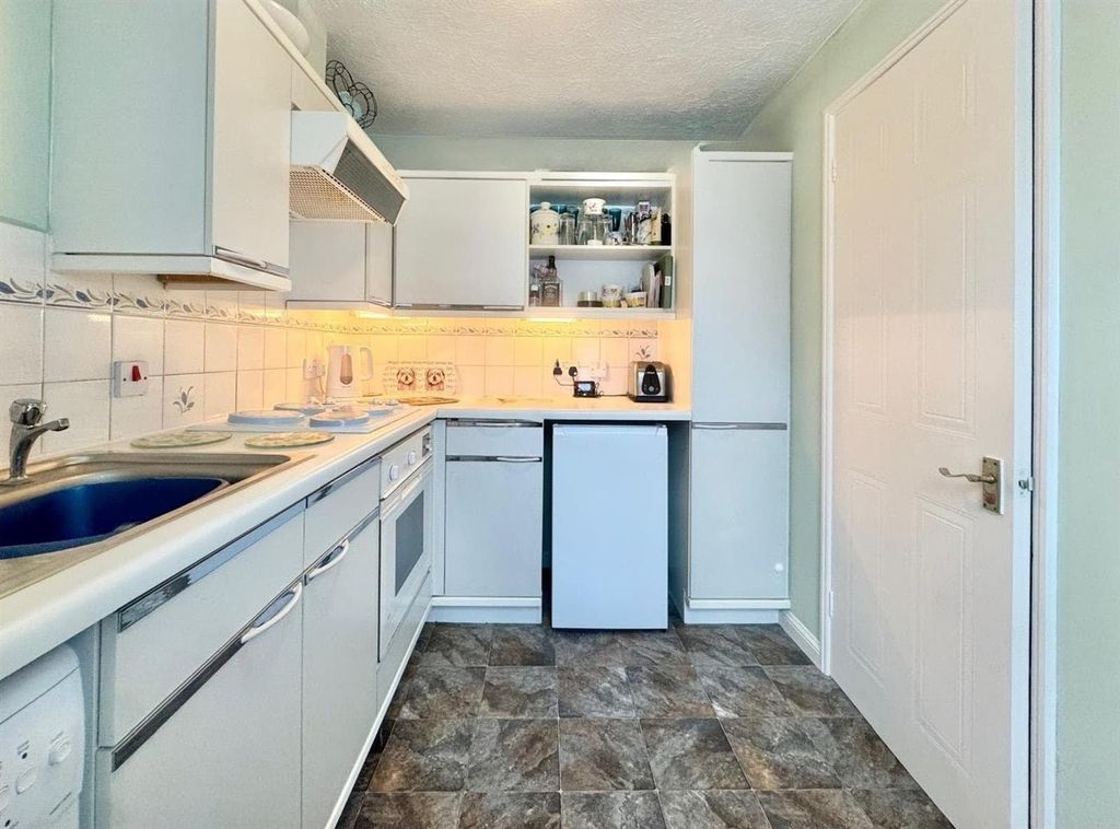 Property photo 3 of 12 30Bf6057-521E-4003-A86F-274866B3F4E0.Jpeg