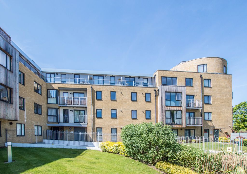 Property photo 1 of 12