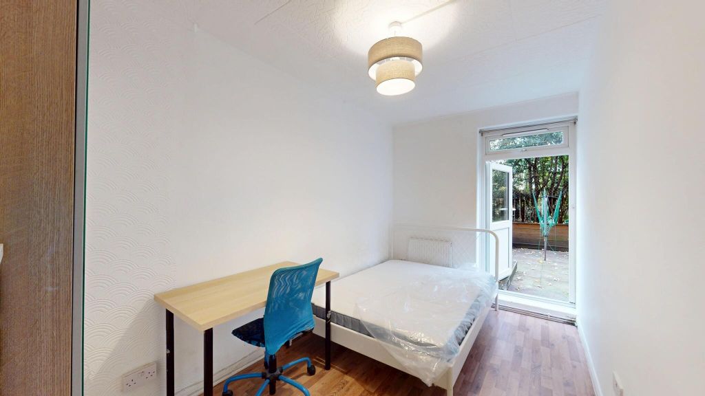 Property photo 2 of 33