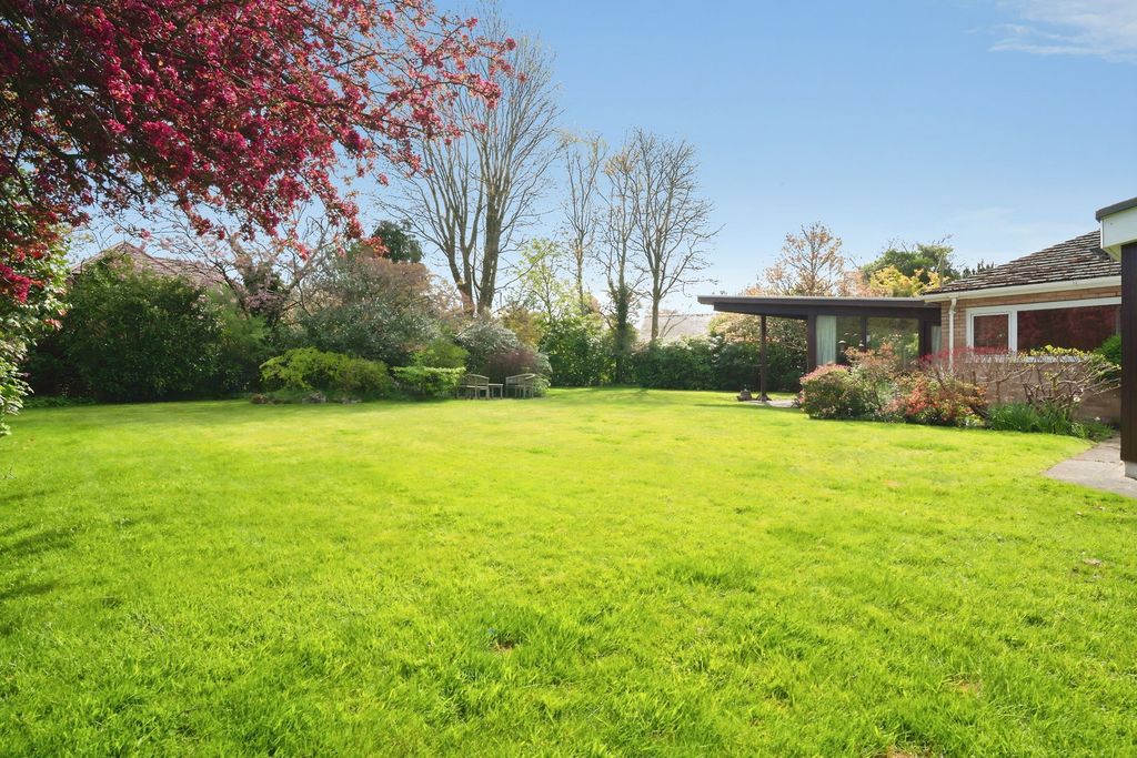 Property photo 3 of 48