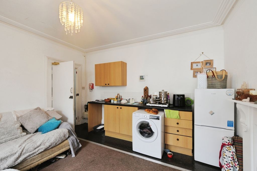 Property photo 3 of 20 Warrick House