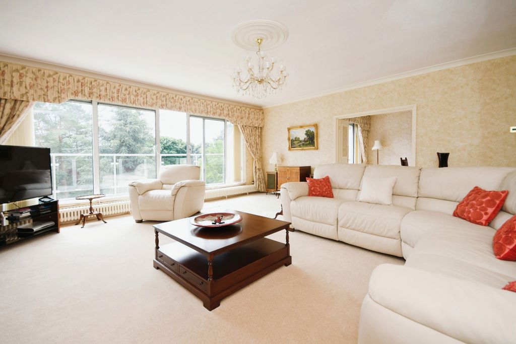 Property photo 2 of 17 Photography