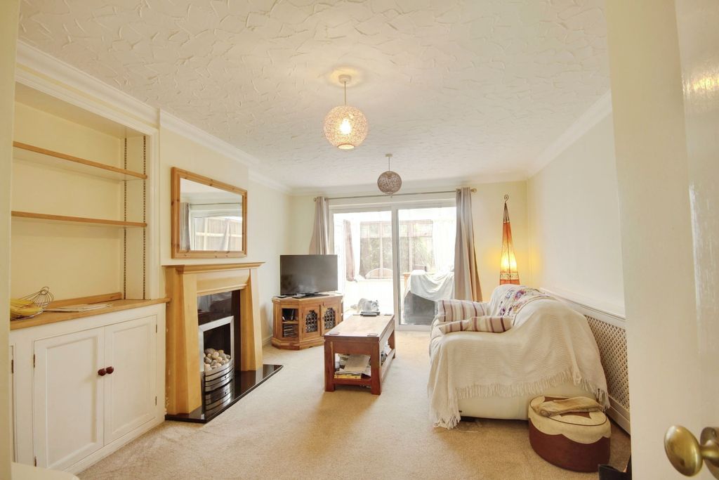 Property photo 2 of 9