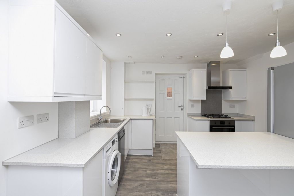 Property photo 2 of 16 Photo 17