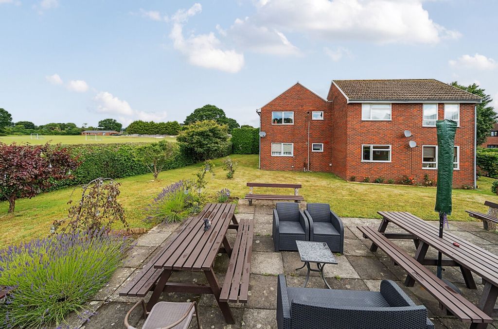 Additional image 5 of 1 bed flat for saleMoggs Mead, Petersfield GU31