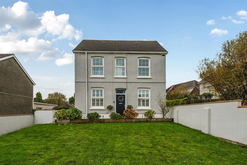 Property photo 2 of 24