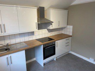 Property photo 3 of 10 Kitchen
