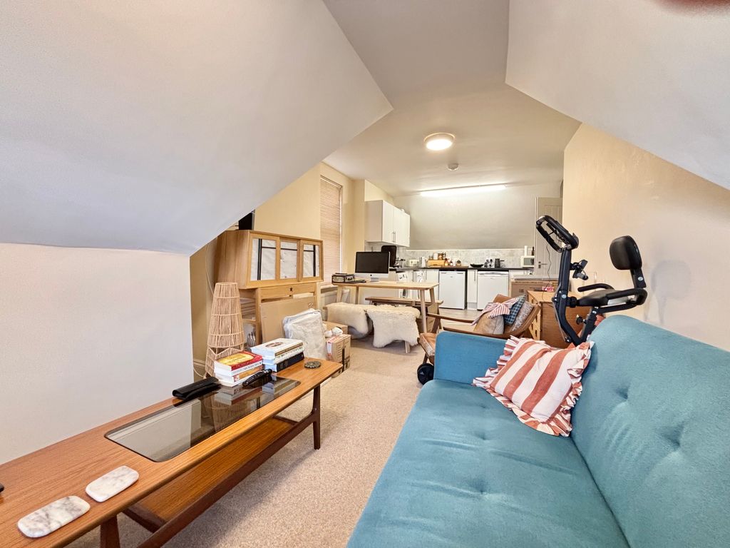 Property photo 3 of 7 Img_2843